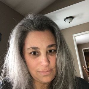 Meet your Posher, Dina